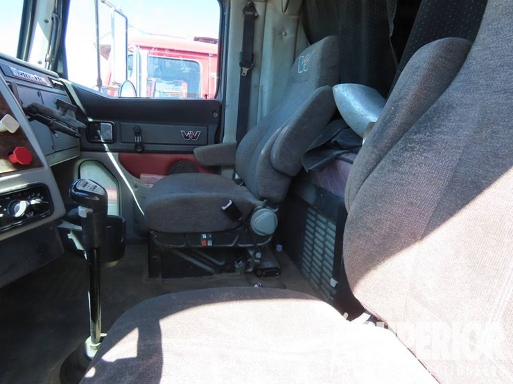 2013-western-star-4900-image-10