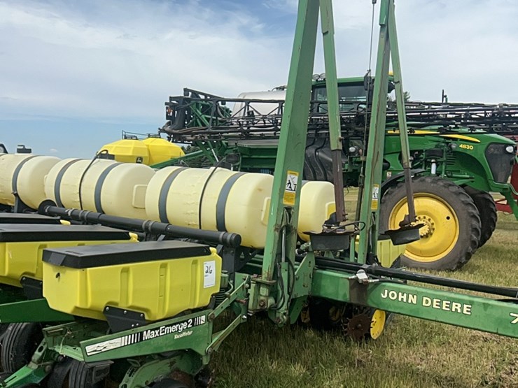 john-deere-7200-image-44