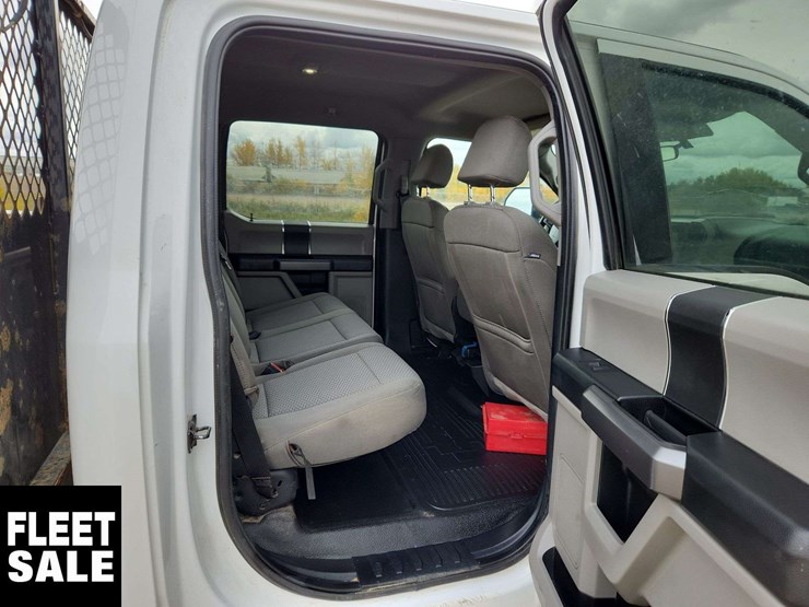 2021-ford-f350-image-19