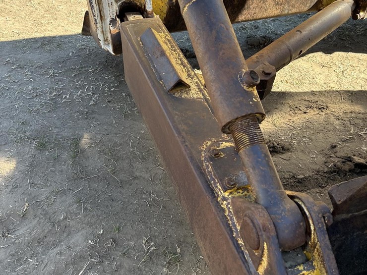komatsu-d65ex-12-image-11