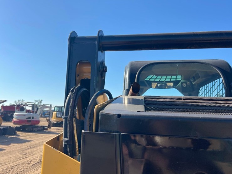 2018-caterpillar-259d-image-19