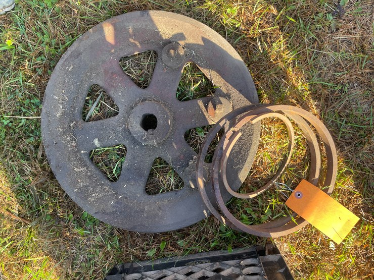 #5078-•-assorted-pulleys-image-2