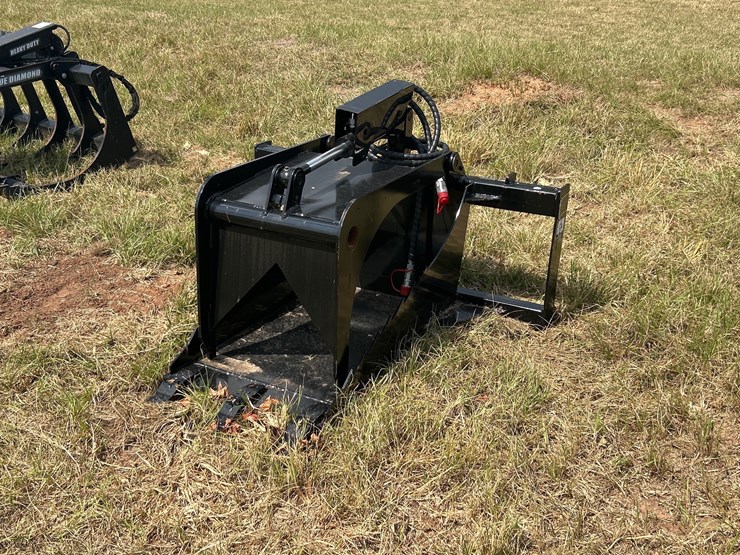 #411-•-quick-attach-20in-stump-grapple-bucket-image-1