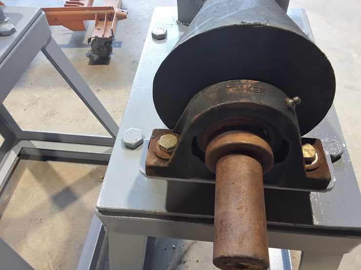 #512-•-lot-of-2-heavy-duty-pipe-roller-stands-image-4