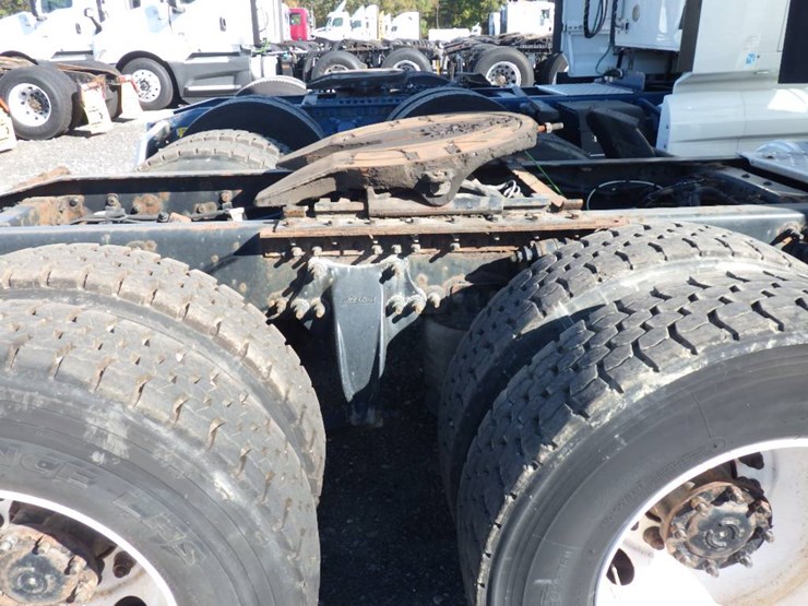 2018-freightliner-cascadia-125-image-3