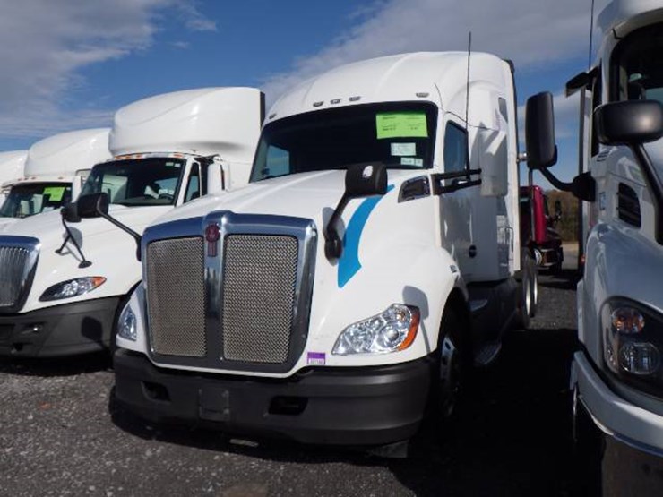 2016-kenworth-t680-image-1