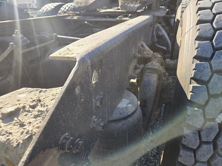 2012-kenworth-t660-image-16