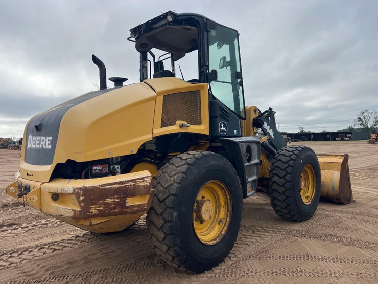 2018-deere-344l-image-4