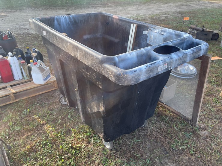 #5090-•-rolling-dumpster-and-screen-image-6