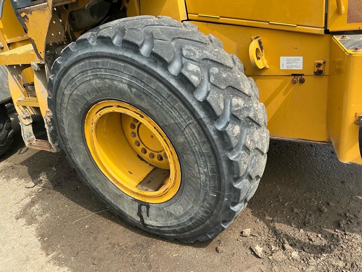 2018-deere-544k-image-34