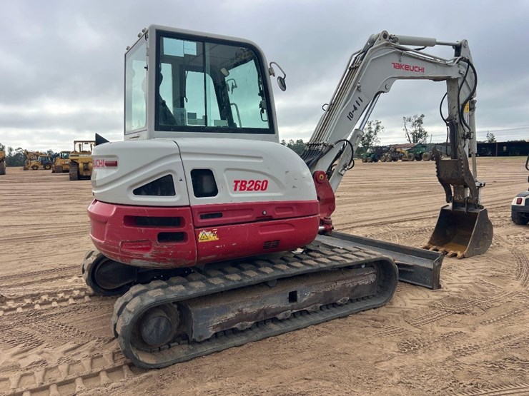 takeuchi-tb260-image-4