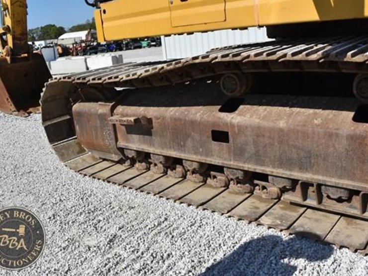 2015-caterpillar-328d-lcr-image-56