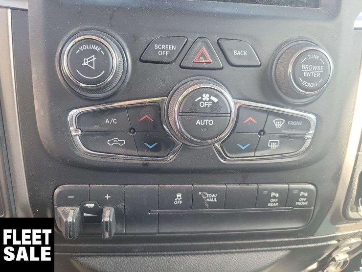 2018-ram-2500-slt-image-24