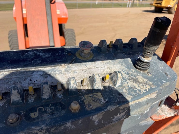 2005-jlg-800aj-image-31