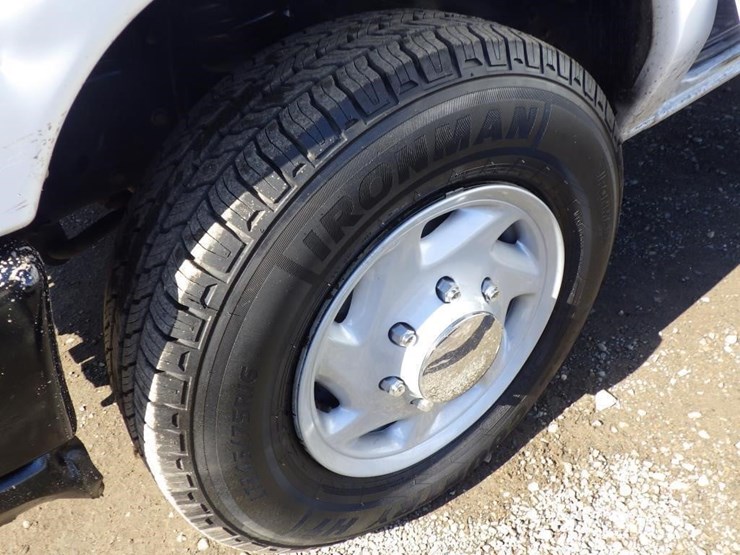 2008-ford-cargo-image-13