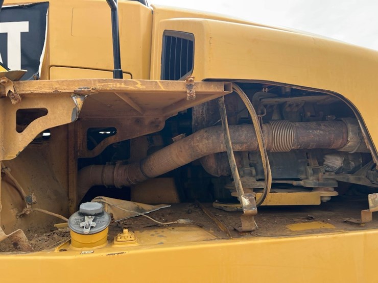 caterpillar-740b-image-28