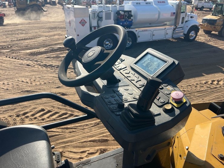 2017-caterpillar-ap-555f-image-34