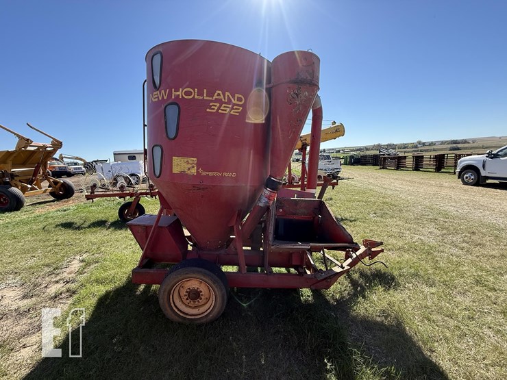 new-holland-352-image-4