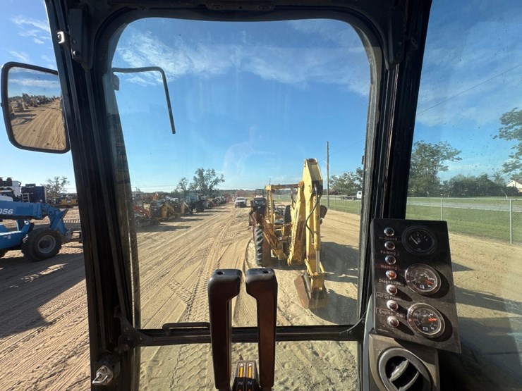 2014-morooka-mst3000vd-image-24