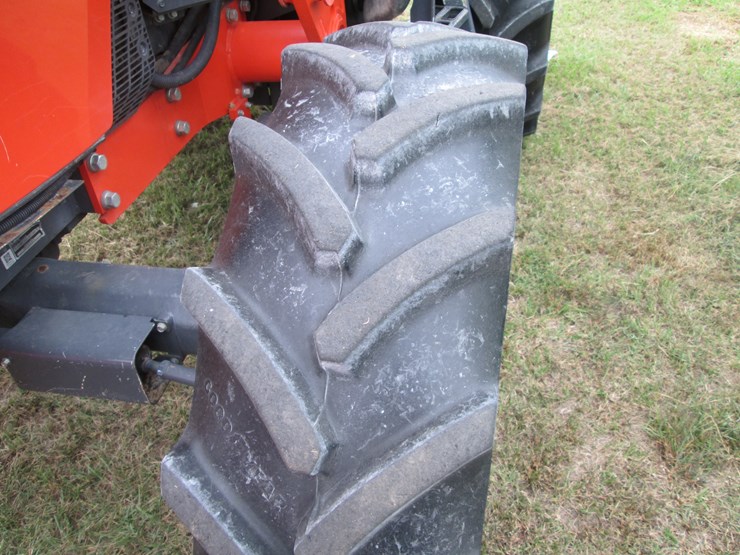 2020-kubota-la1154-image-23