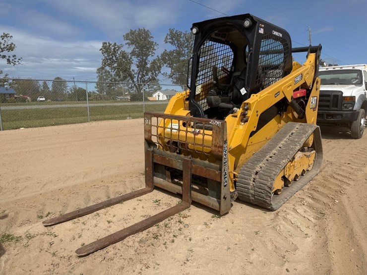 2020-caterpillar-259d3-image-2