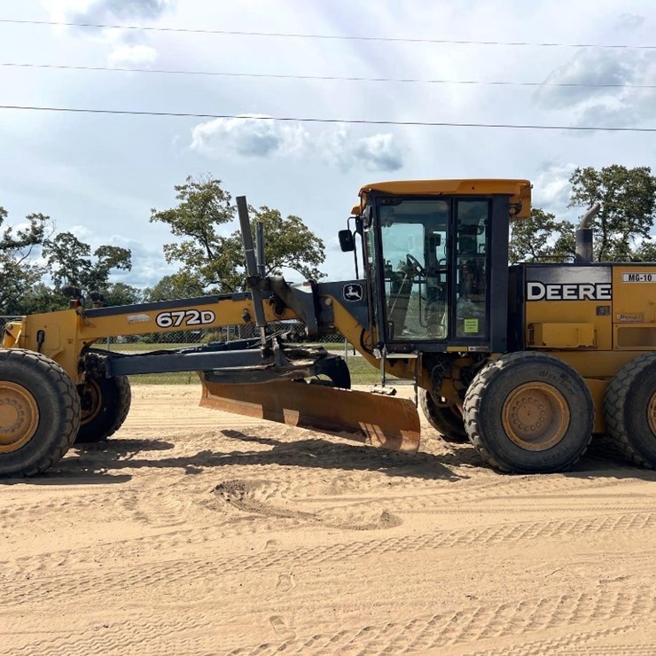 2008 DEERE 672D