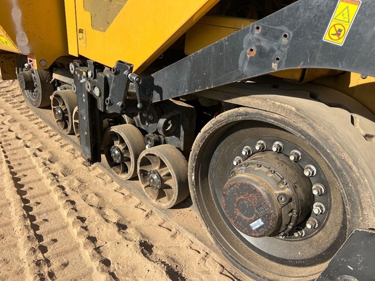 2017-caterpillar-ap-555f-image-25