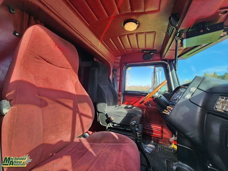 2004-peterbilt-379-image-39