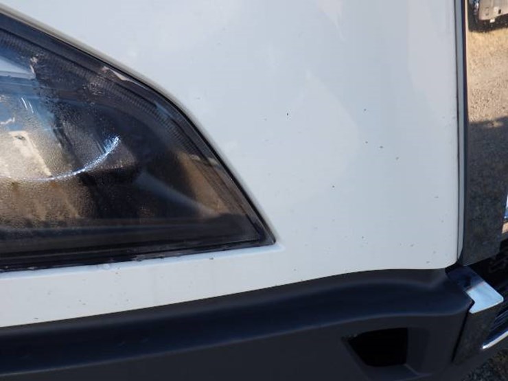 2019-freightliner-cascadia-126-image-3