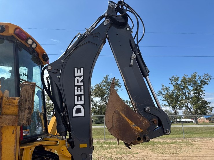 2018-deere-410l-image-16