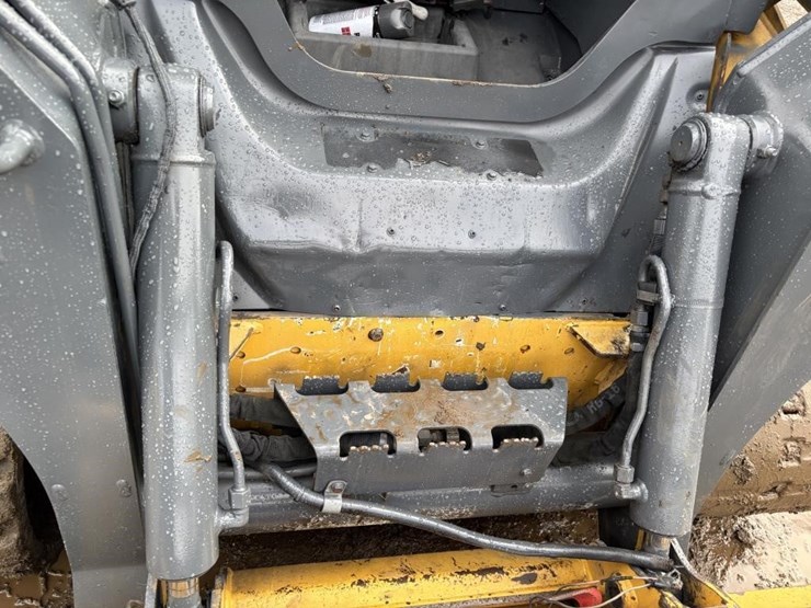 deere-325g-image-14
