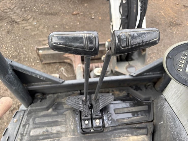 2019-bobcat-e32i-image-29