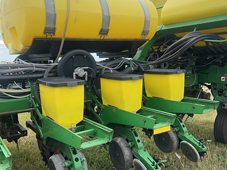 john-deere-16-image-8
