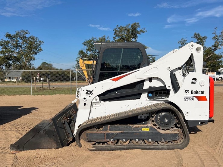 2023-bobcat-t770-image-1