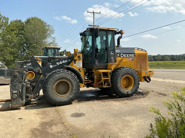 2018-deere-544k-image-8