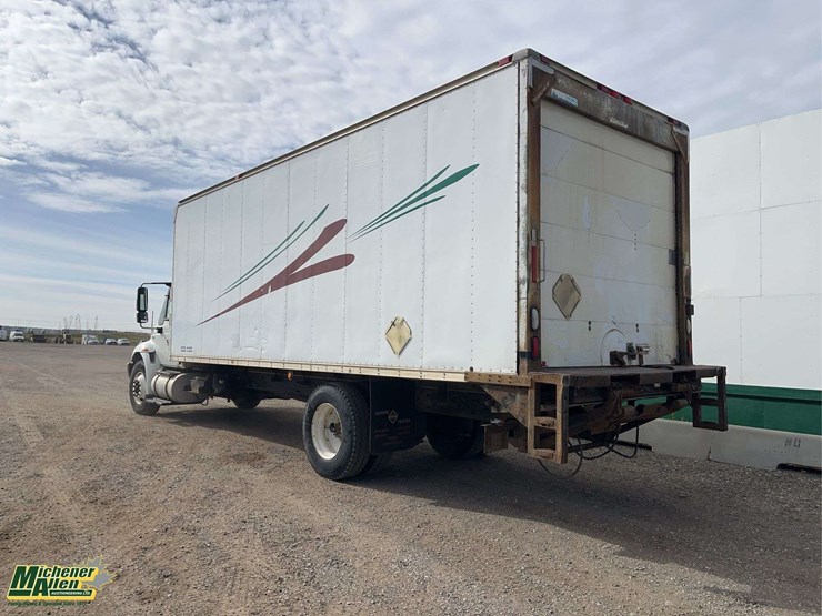 2009-international-durastar-4300-image-3