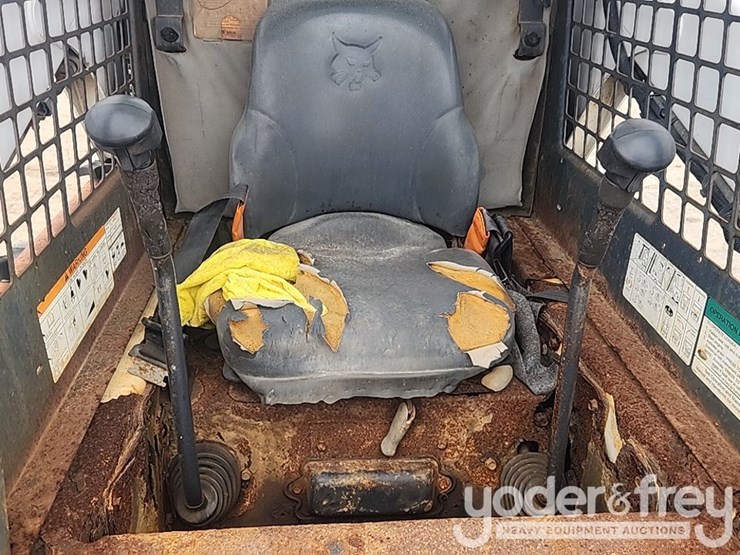 2002-bobcat-s185-image-15