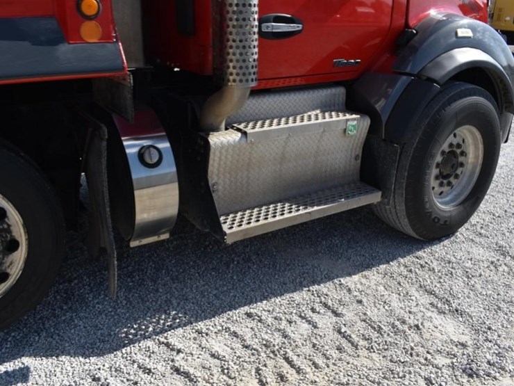 2018-kenworth-t880-image-60