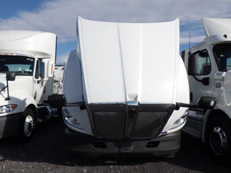 2016-kenworth-t680-image-15
