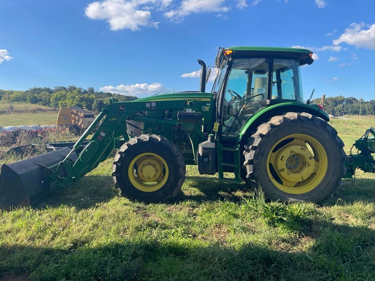 2022-john-deere-6135e-image-15