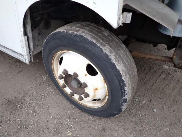 2015-freightliner-mt55-image-35
