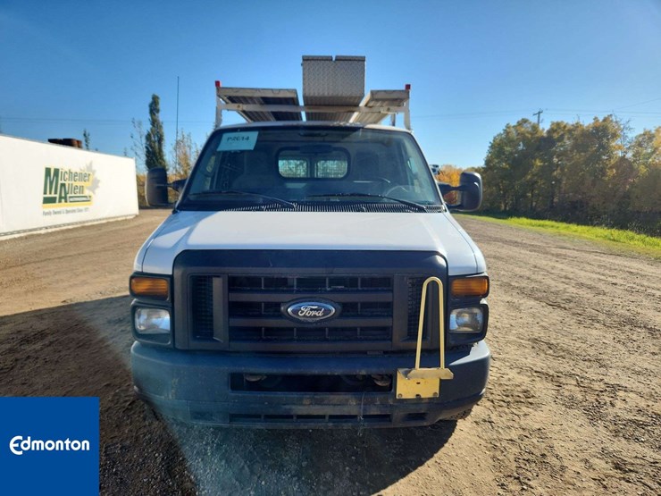 2012-ford-cargo-image-17