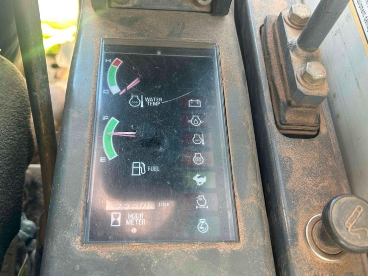 2013-takeuchi-tb180fr-image-41