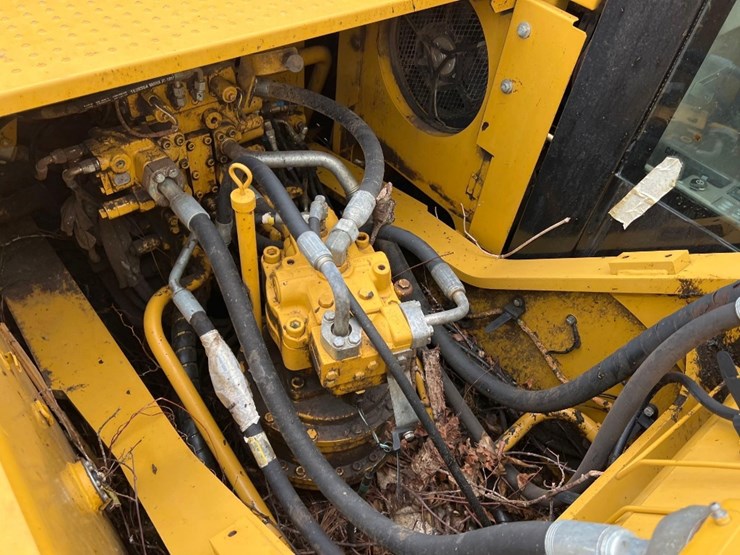 2017-caterpillar-330fl-image-30