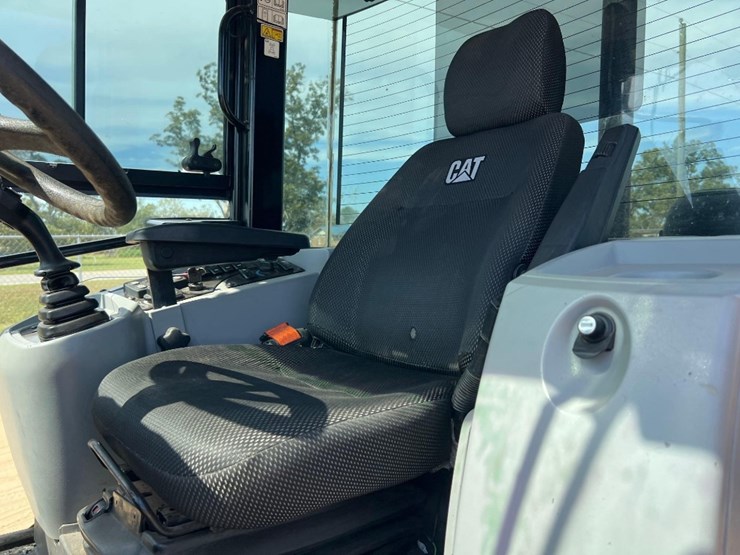 2019-caterpillar-908m-image-26