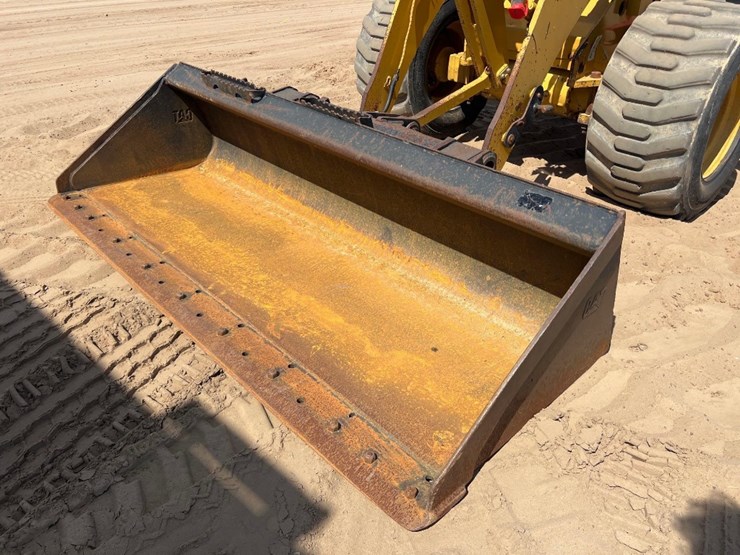 2018-caterpillar-903d-image-14
