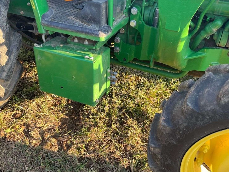 2022-john-deere-5075e-image-38