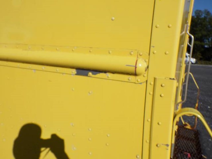 2016-freightliner-mt55-image-9
