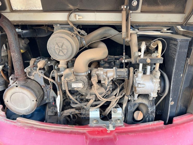 2020-takeuchi-tb240-image-28
