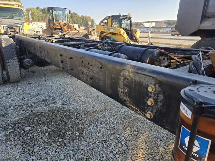2002-caterpillar-c12-image-16